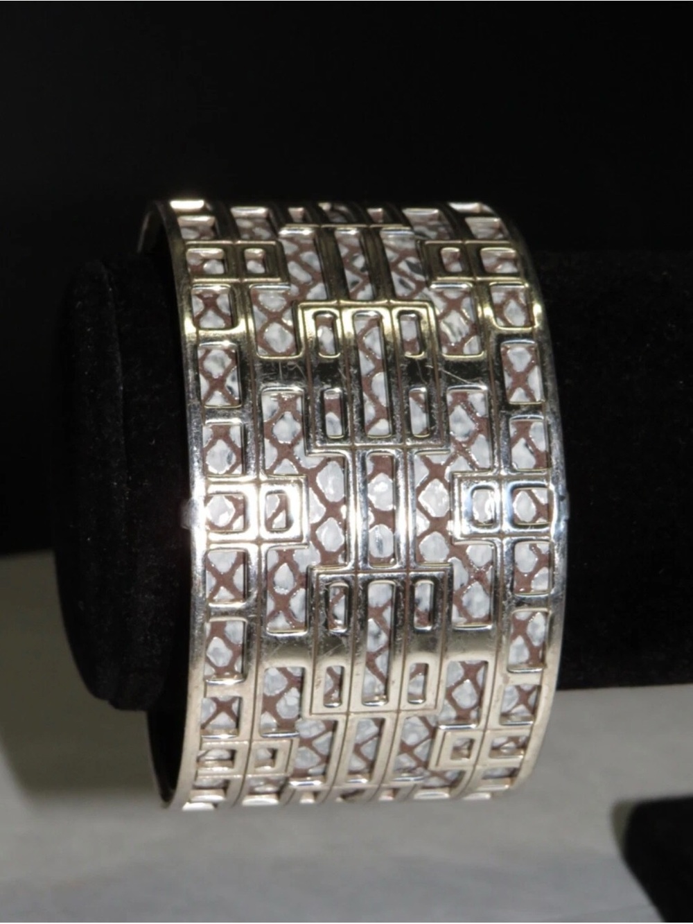 BRIGHTON CHRISTO Wide Cuff Bracelet Gray Ribbon Motif Silver Plated 2561
